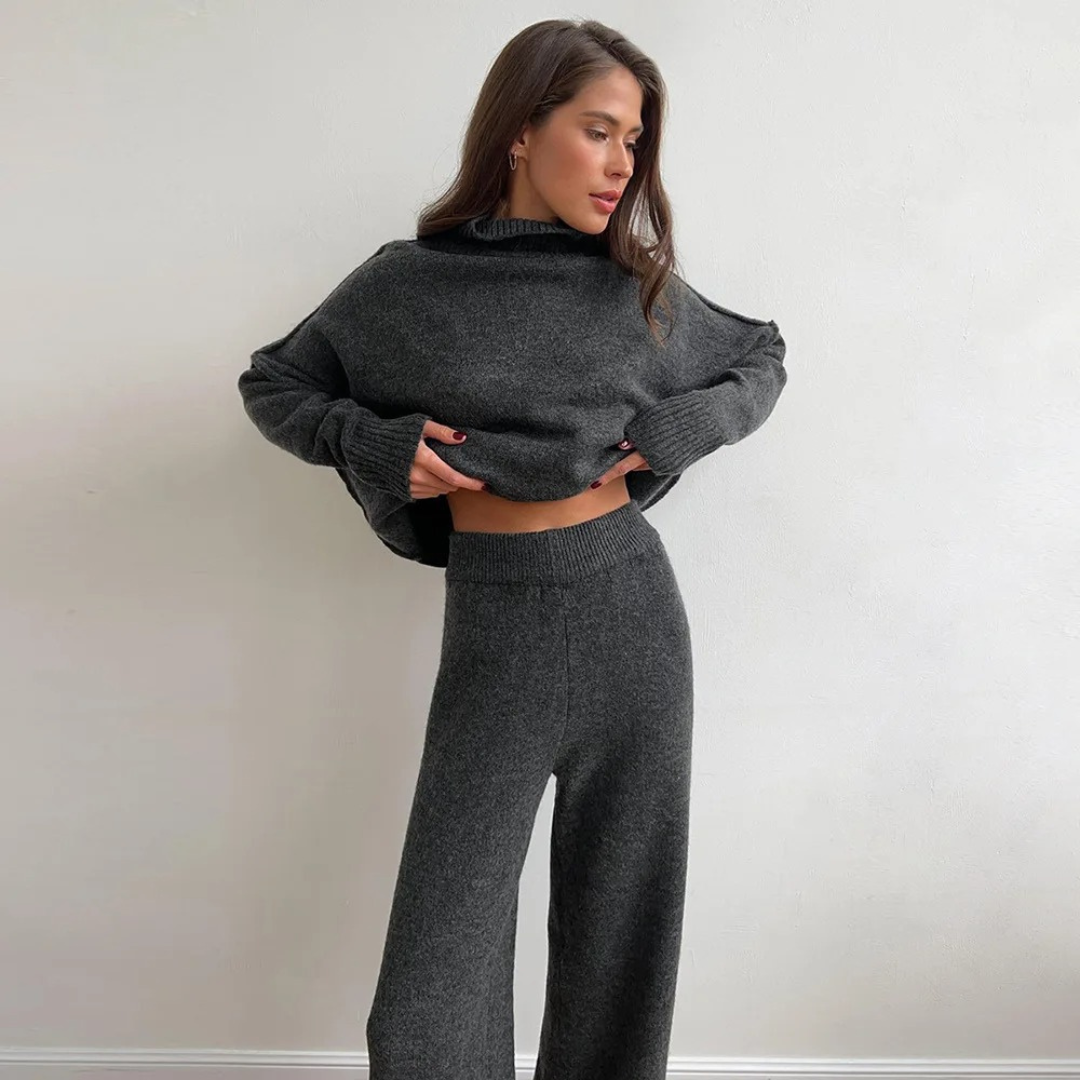 Mila | Soft Turtleneck Sweater and Knit Pants Set