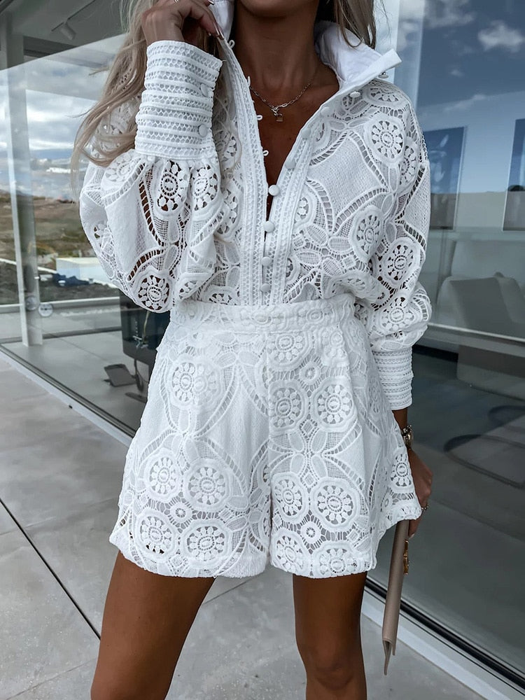 Nina - Elegant summer outfit