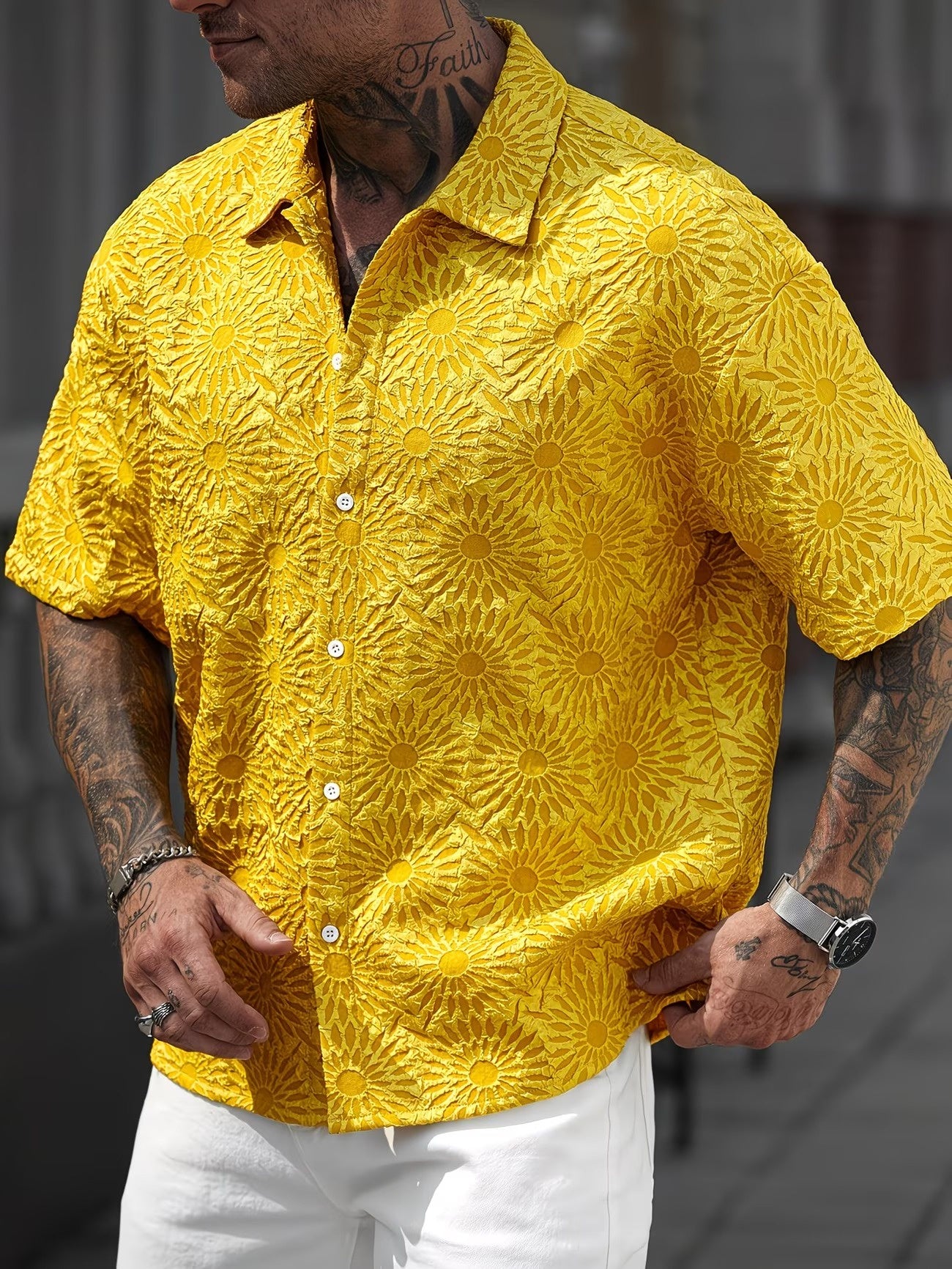 Men’s Short-Sleeve Shirt with Textured Sunflower Pattern